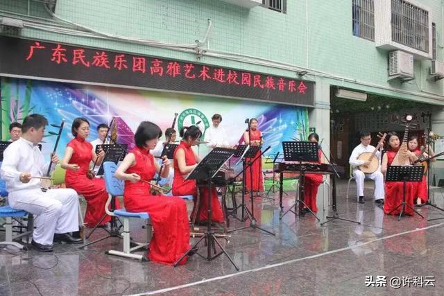 金蛇狂舞琵琶:民族管弦乐器分为几类？请举出几件乐器及著名乐曲？
