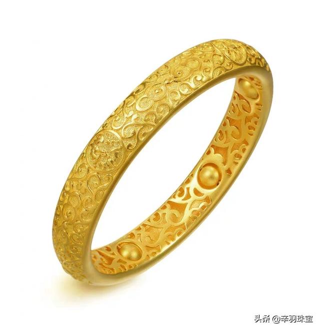52的金手镯是最小的吗,两万元能买什么样的黄金手镯？
