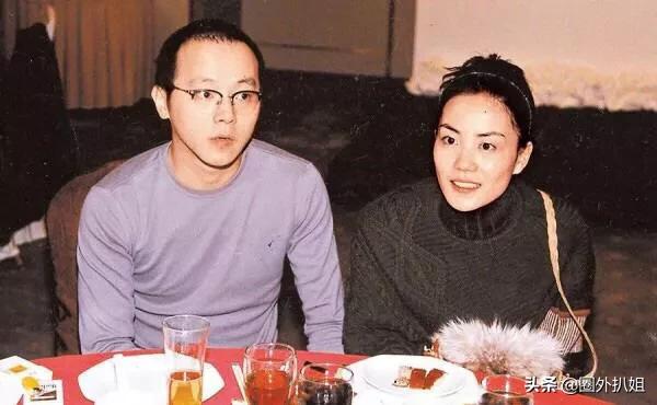 王菲第一个老公是谁:窦唯当年年少轻狂，和王菲离婚，现在他后悔吗？