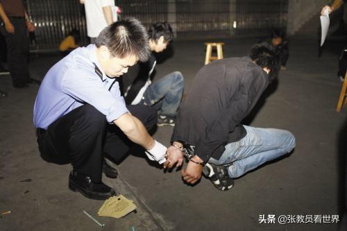 哈卷遭遇抢劫:女性如遇强奸抢劫如何做才能保住性命？