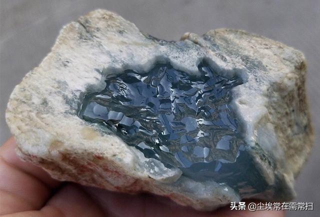 怎样才能买到好的玉手镯,买玉手镯在哪里买比较好，才能不买到假货？