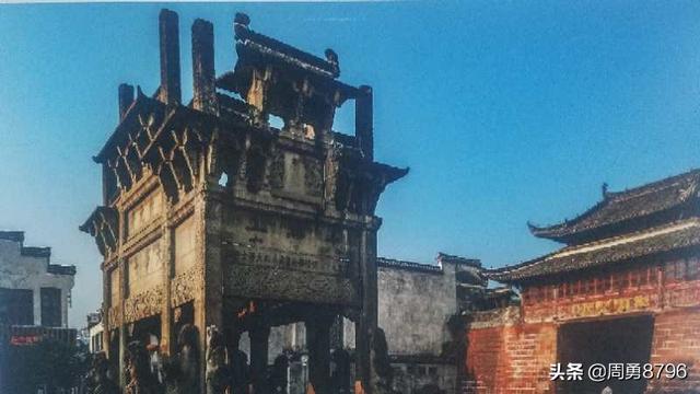 梦里梦到好多人是什么意思,在你们梦里出现最多的人是谁？