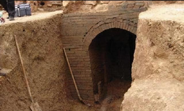 洛阳埋葬关羽后灵异事件:河南“关羽墓”只是一小砖窑，1800年后其现状为何如此心酸？
