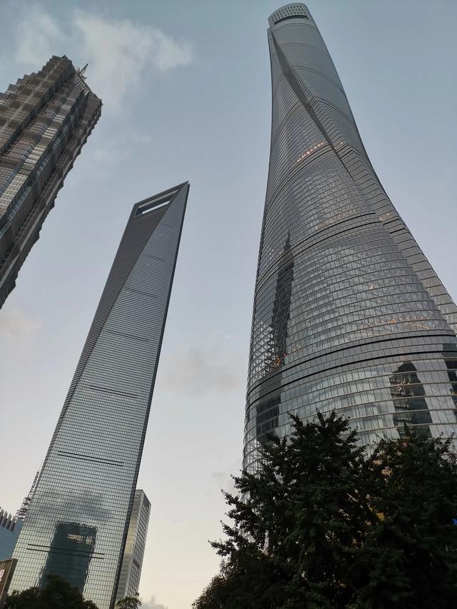 有哪些豪情万丈大气磅礴的诗句,最经典的是哪句让你记忆犹新？