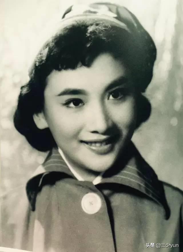 赵一荻:赵一荻父亲为何登报与女儿断绝关系？