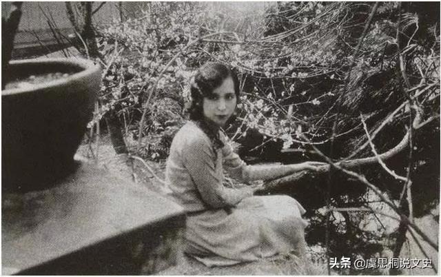 张爱玲在母亲病重时，为何只是寄了100美元，而未去看望母亲？