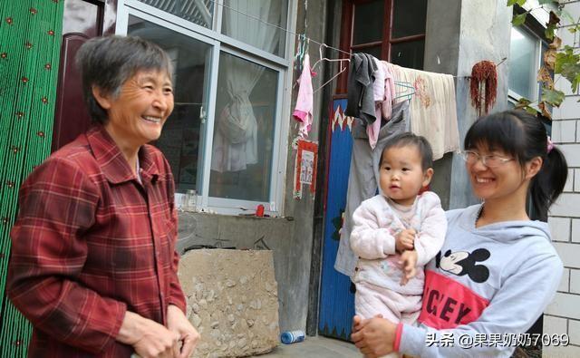 在农村带小孩和公婆住一起,你无法忍受老人的习惯有哪些？