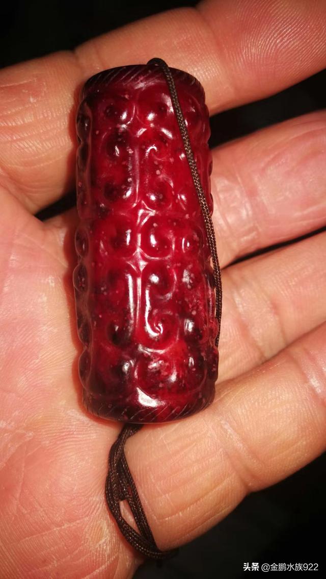 头条问答 - 古玉上的血沁,真的是尸体上的血液沁入形成的吗?