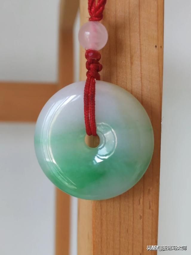 翡翠必懂十句行话,翡翠“水头”，你真的会看吗？