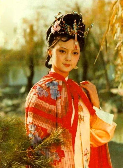 爆3俏娇娃:如果薛宝钗选秀成功，和贾元春一同为妃，会怎么样