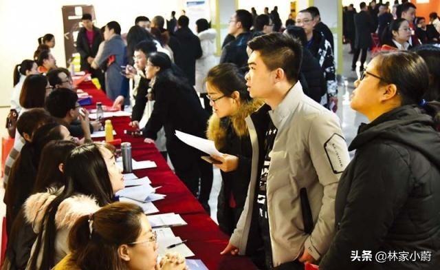 面试官：我裤子拉链开了你怎么提醒我？怎么样的高情商回答才能被录取？