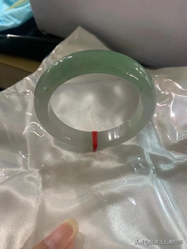 多少钱才能买到真正的玉,两三千块钱能买到真的和田玉籽料吗？