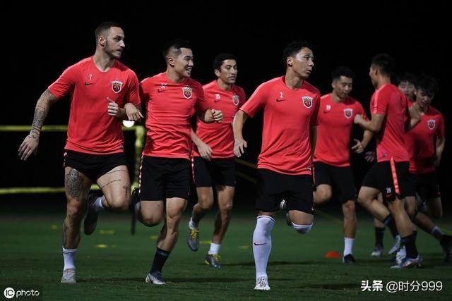 上海上港队:亚冠1/4决赛首回合，你看好上海上港和广州恒大哪队取胜呢？