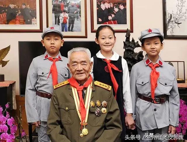 钟世藩:目前还健在人世的历史书上的人物你知道有哪些？