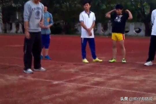 三级跳远的动作要领,助跑三级跳远技巧零基础？