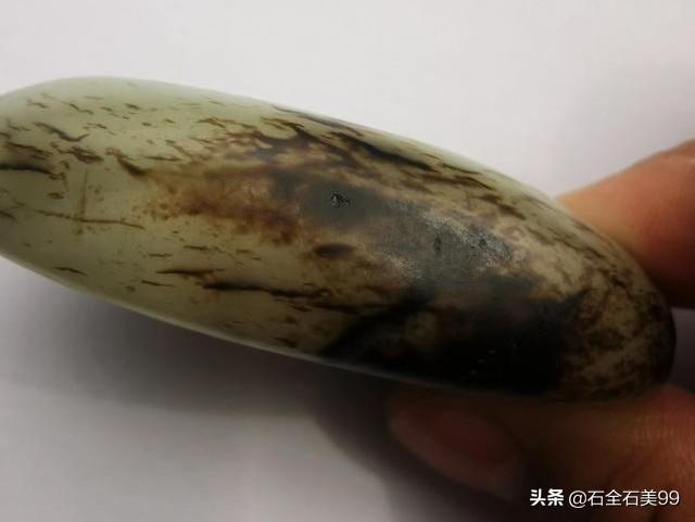 和田玉皮色种类图解,大家帮我看看这是不是和田玉，皮色对不对？