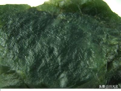 岫岩玉颜色和档次,岫岩玉180的颜色数年后会褪色吗？