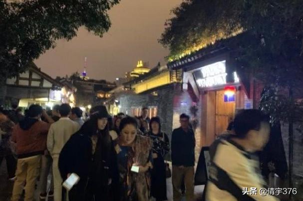 郭碧婷素颜:素颜出门的人是种怎样的感受？什么情况下你会素颜出门？