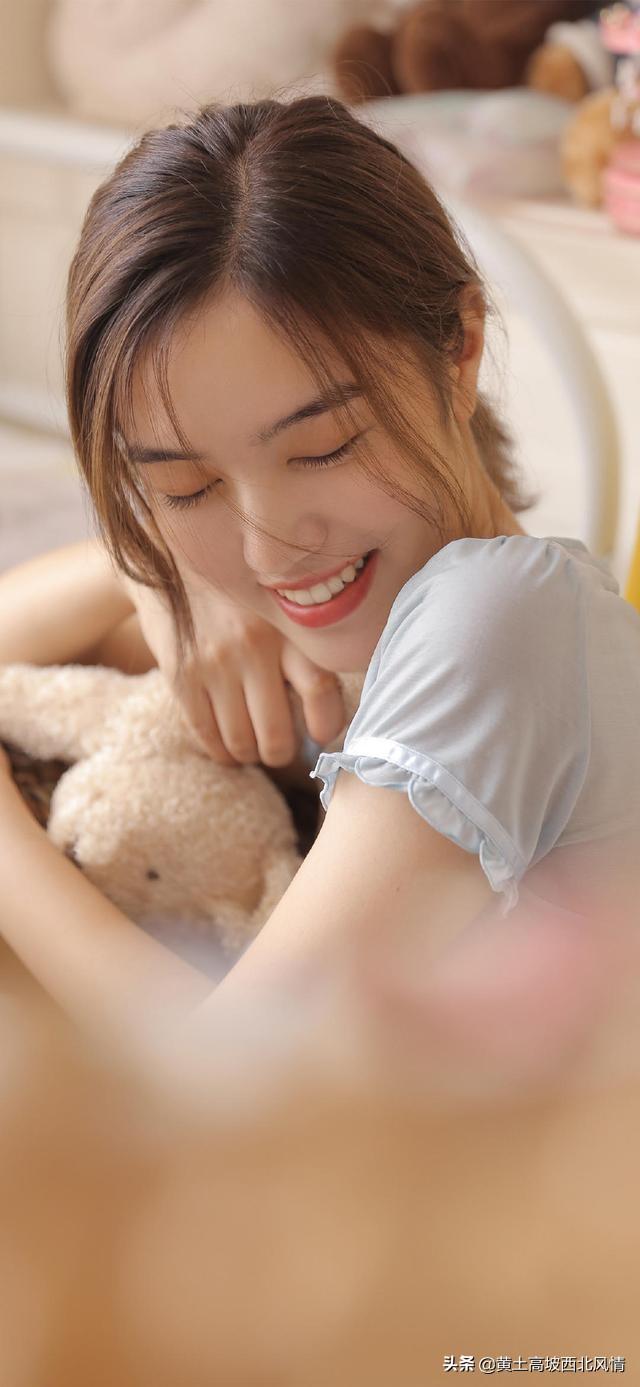 好久不见结局:求以“后来她走遍天下”开头写个古风小短文