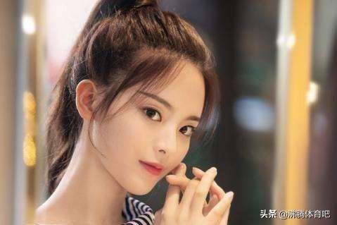 美女楊超越和NBA球星庫裡一起參加活動，現場觀眾幾乎99%都是庫裡球迷，這是怎麼回事？