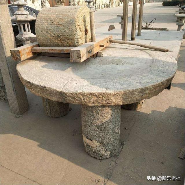 地基里埋什么最害人,农村盖房下墙脚，为什么不能用磨盘石？