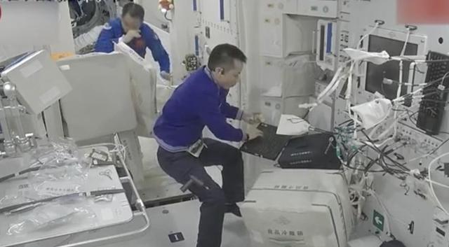 猫咪物语5搜狐:风火轮物语猫咪满分阵容 你觉得有哪些适合在家里看的电影？