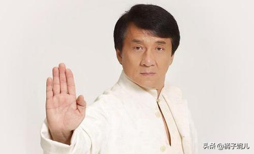 双龙会演员表:电影“双龙会”中，成龙是如何一个人如何扮演两个人