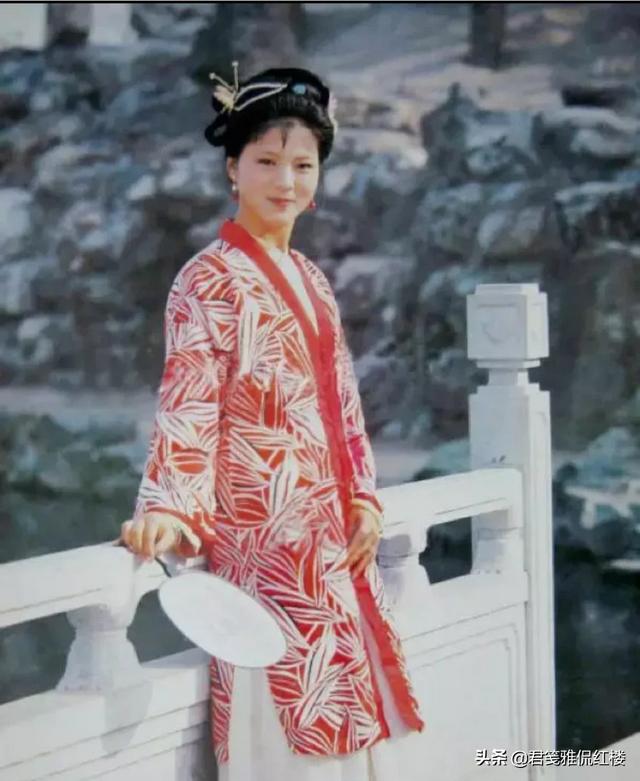 红楼梦中袭人为何劝宝玉认真读书