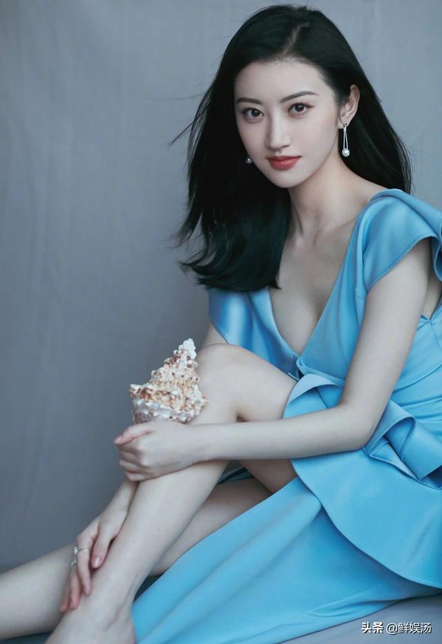 刘涛女儿照片:刘涛已经是孩子的妈妈了，可皮肤还是如此的好，为什么？