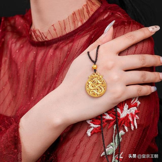 奢华珠宝网,为什么一些女生喜欢带珠宝首饰？