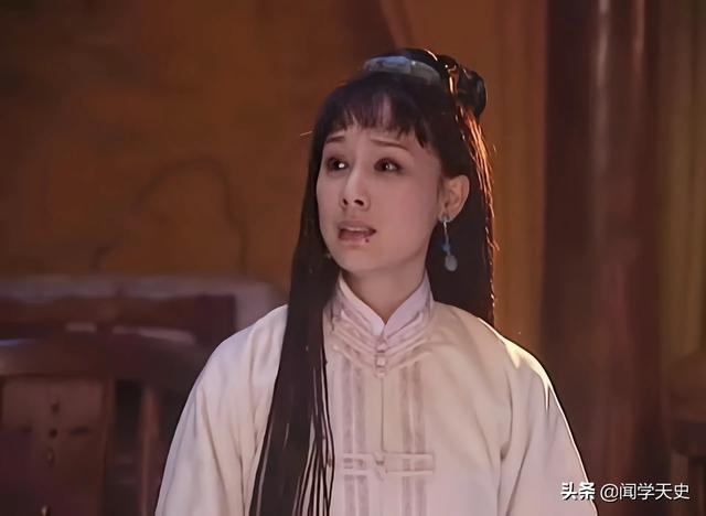 《康熙王朝》中容妃是康熙最喜欢的妃子，为什么会被康熙送入宗人府，后来又杀死所有看见她刷马桶的人？插图21