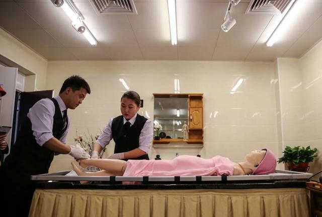目睹殡仪馆之灵异事件2:人死后被火葬，会痛苦吗？