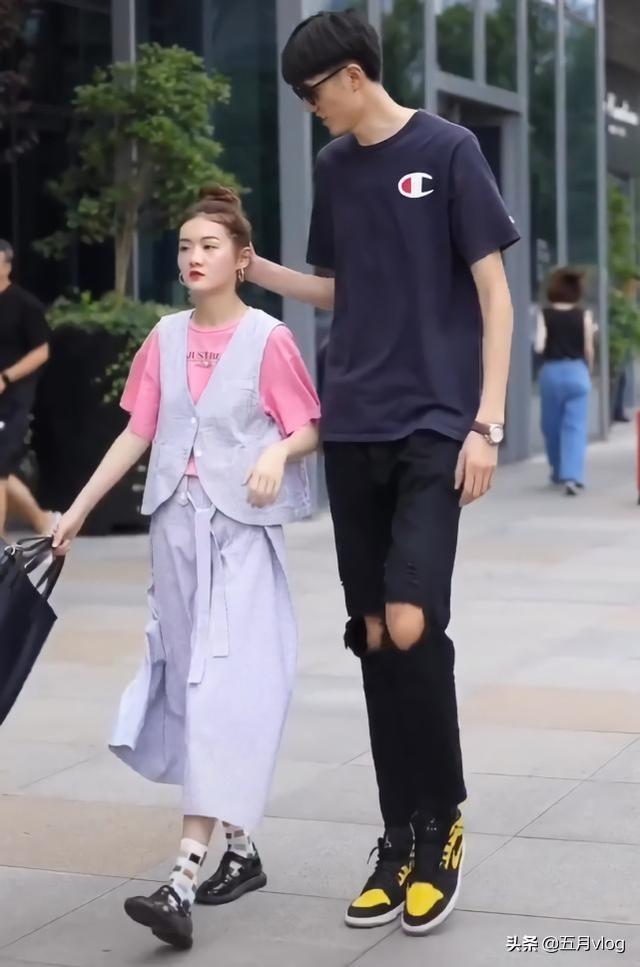 一米八的丑男和一米七的帅哥,不考虑经济,选哪个?-百科网