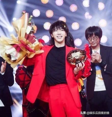 华晨宇前女友:在华语乐坛上，华晨宇是否被黑得太过了？