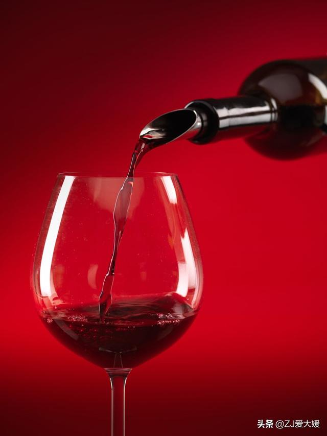 品红酒，如何通过品鉴分别葡萄酒的好坏