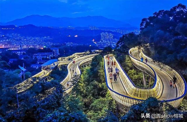飞机到福州是9:30,福州,泉州,平潭岛共四天怎么玩？