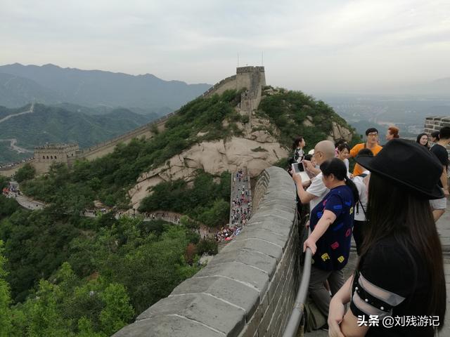 去旅游时你会选择参团旅游吗，外出旅游是在出发地报团好，还是到目的地报团经济实惠？