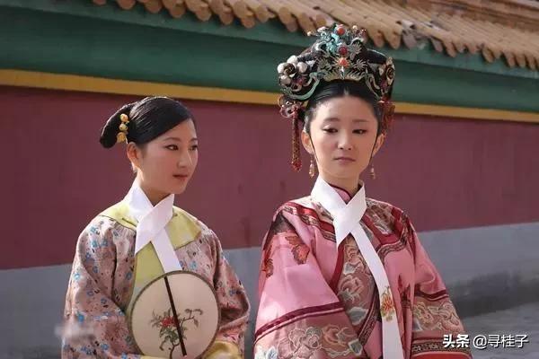 甄嬛传祺贵人:甄嬛传：祺贵人从冷宫跑出来时为何是光着脚的