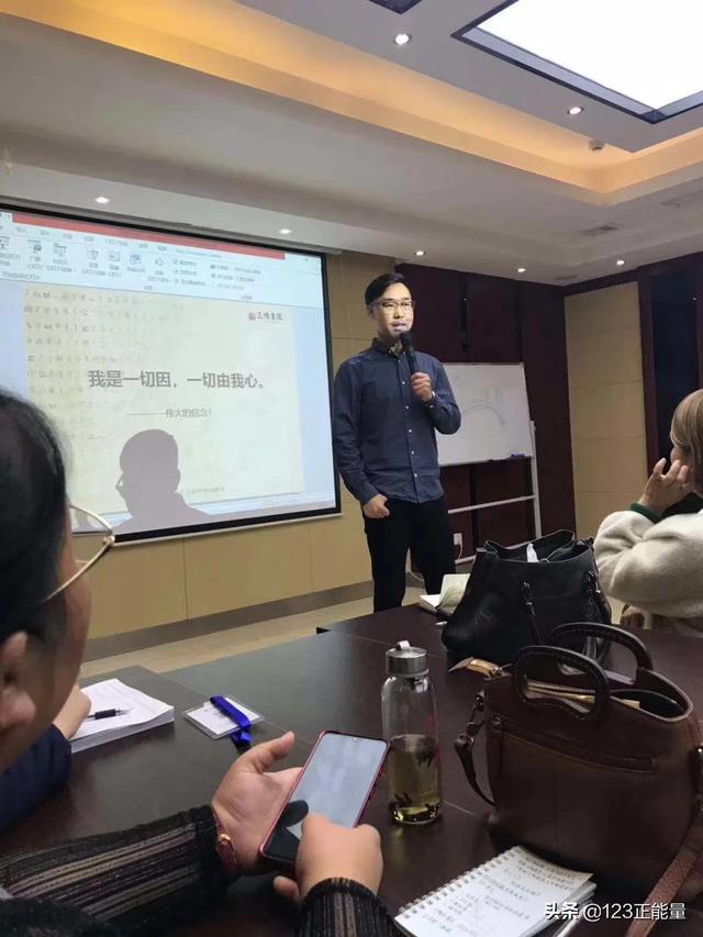 初中毕业的孩子,学习什么IT技术好？