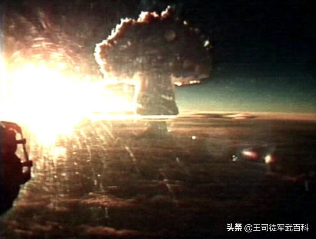 躲末日住地窖9年:若遇核弹攻击，哪个生存机率大，平原还是山区，城市还是乡村