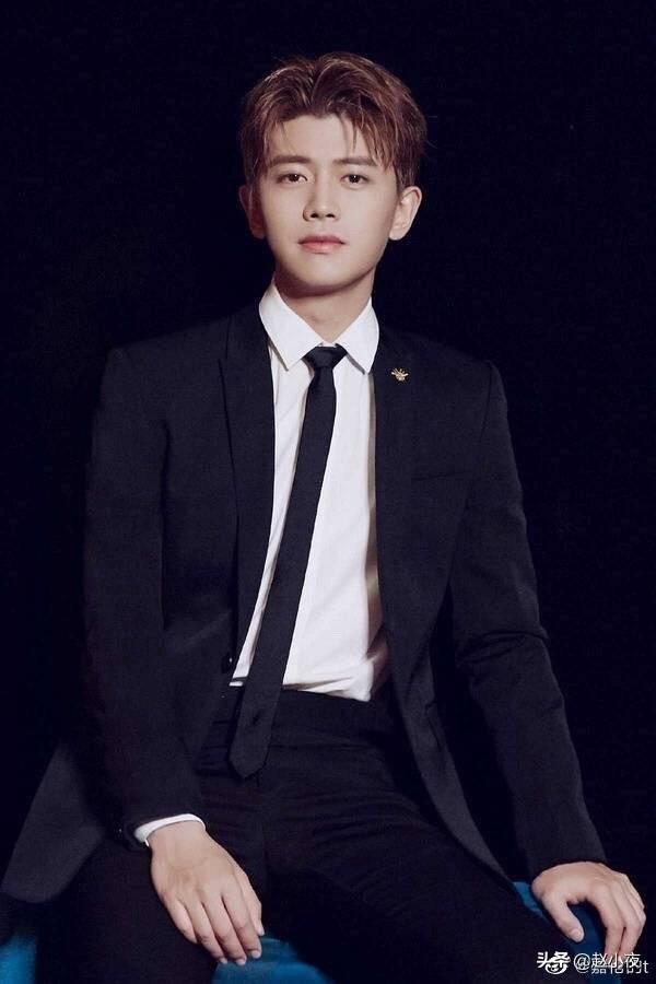 为什么我完全get不到任嘉伦的长相