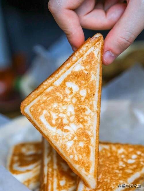 头条问答 - 重庆特产三角粑和传统馒头花卷,你更喜欢吃哪样?(7个回答)