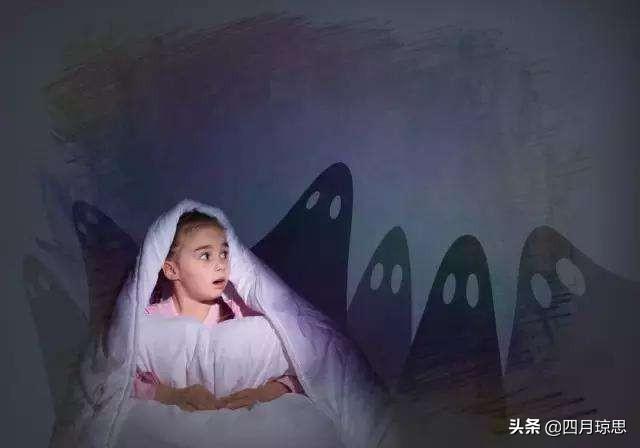 有些人半夜不敢起来去卫生间,是怕黑还是心里乱想呢,怎么克服？