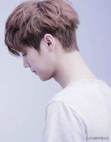男生短发发型大全,男生短发吹什么样的发型？