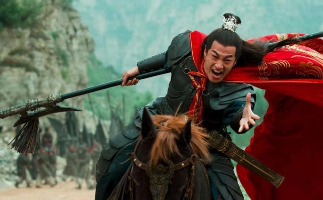 三国许褚:三国演义中，能打得许褚怀疑人生的武将有哪些？