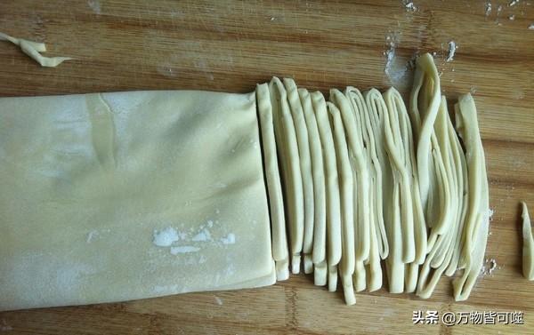 柳岩化身美厨娘:亲们，蜗居在家都制作出了哪些美食呢配图求分享，我也想尝尝