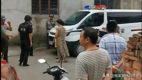 如何看待慈溪“网红”女教师割喉案凶手伏法后,受害者家连日被多人围堵？凶手家人的行为违不违法？