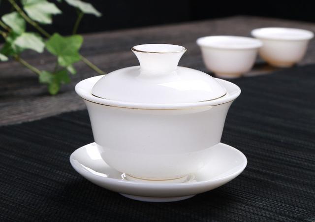 茶具介绍:帮忙介绍一下茶具的使用和各个茶具名称？
