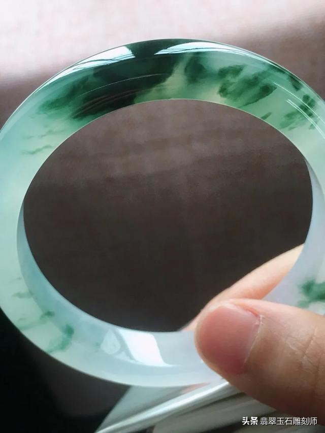 好翡翠手镯的图片,很稀罕翡翠镯子啊，谁能推荐一下哪家的好？