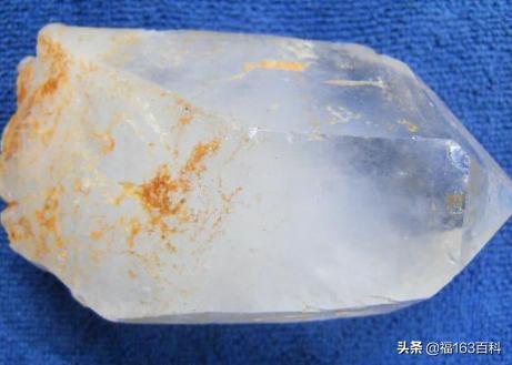 水晶矿石,谁能给讲一下水晶原石和钻石原石的区别？